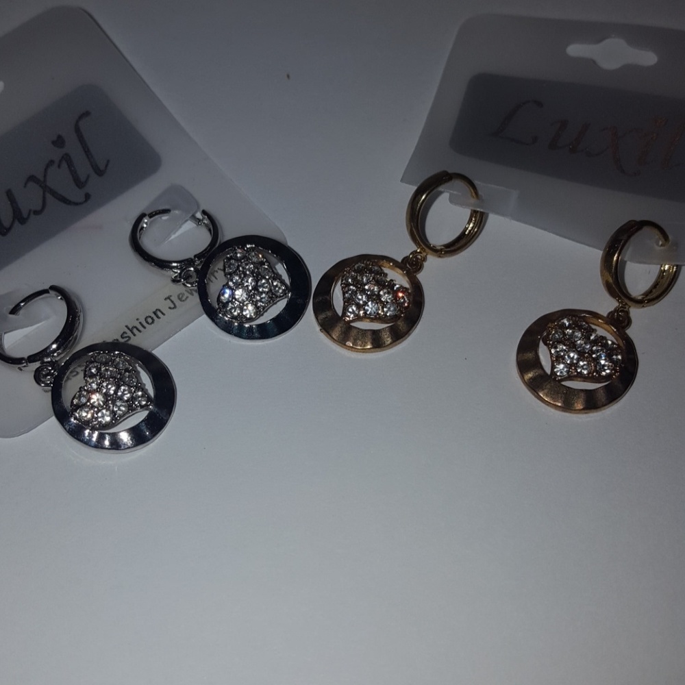 Mini heart rhinestone hammered earrings new